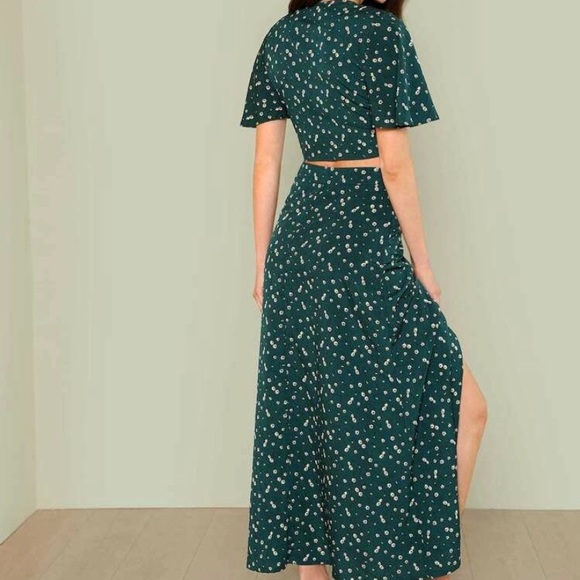 Floral Top and Skirt Set - Picture 3 of 6